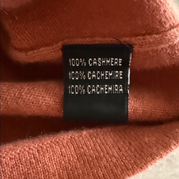 Linda Allerd Ellen Tracy Cashmere Turtleneck Sweater - Picture 4 of 5